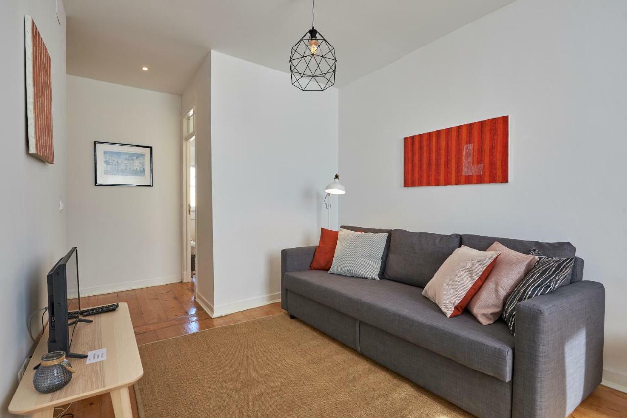 Charming Em Belem-books And Canvas Apartment