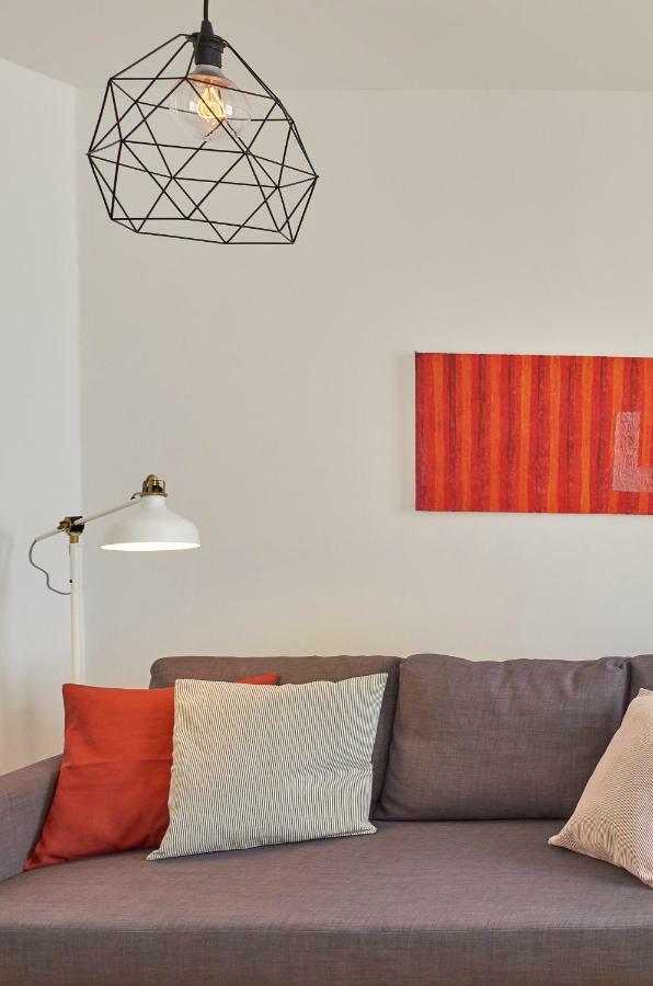 Charming Em Belem-books And Canvas Apartment