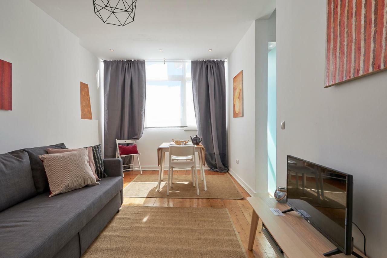 Charming Em Belem-books And Canvas Apartment Lisbon